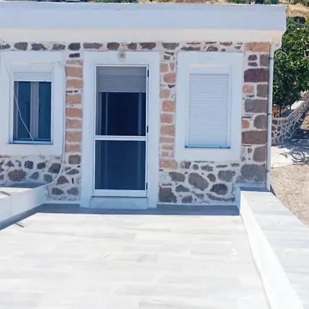 بيت ضيافة Volcanic Stone Sea View & Yard Kipseli