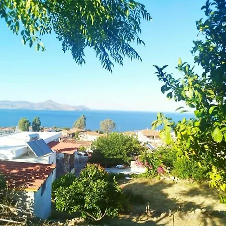 بيت ضيافة Volcanic Stone Sea View & Yard Kipseli