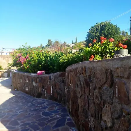 بيت ضيافة Volcanic Stone Sea View & Yard
